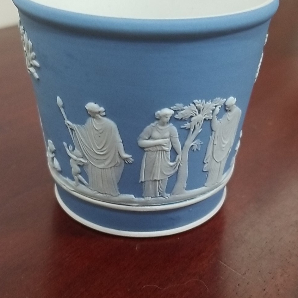 RELISTED Mini Wedgwood Cache Pot Lavender Dip Jasperware - Picture 4 of 7